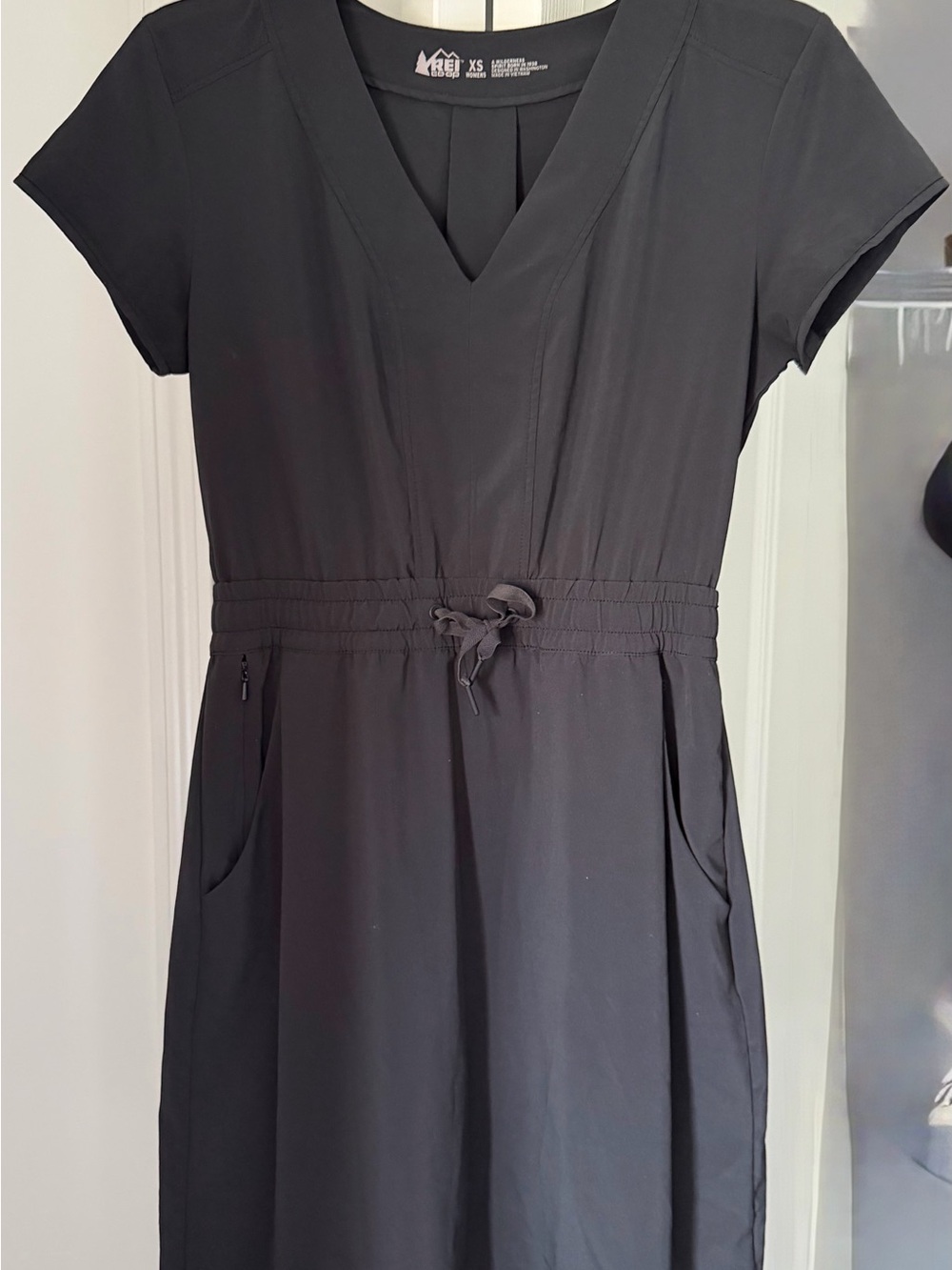 REI Black V-Neck Drawstring Midi Dress